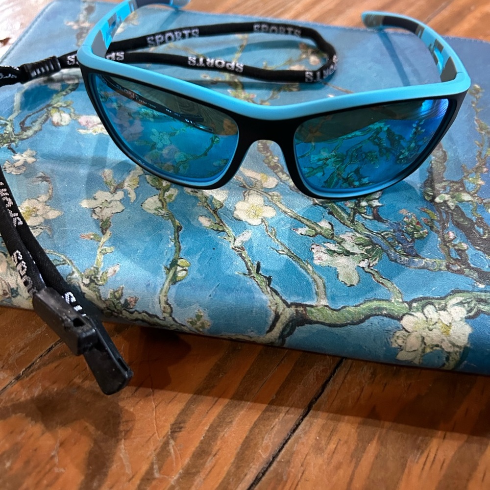 Polarized sunglasses